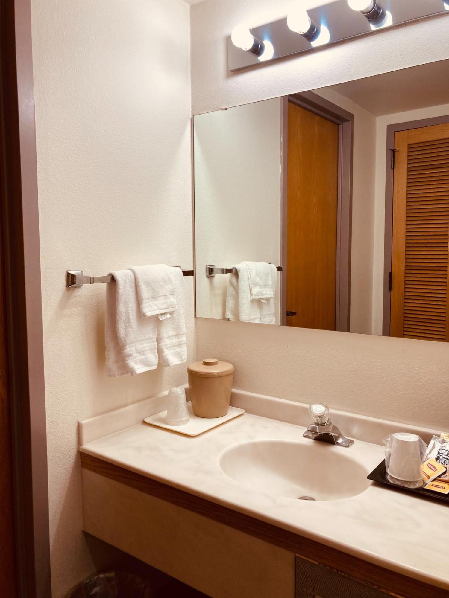 Alex Hotel And Suites Άνκορατζ Εξωτερικό φωτογραφία